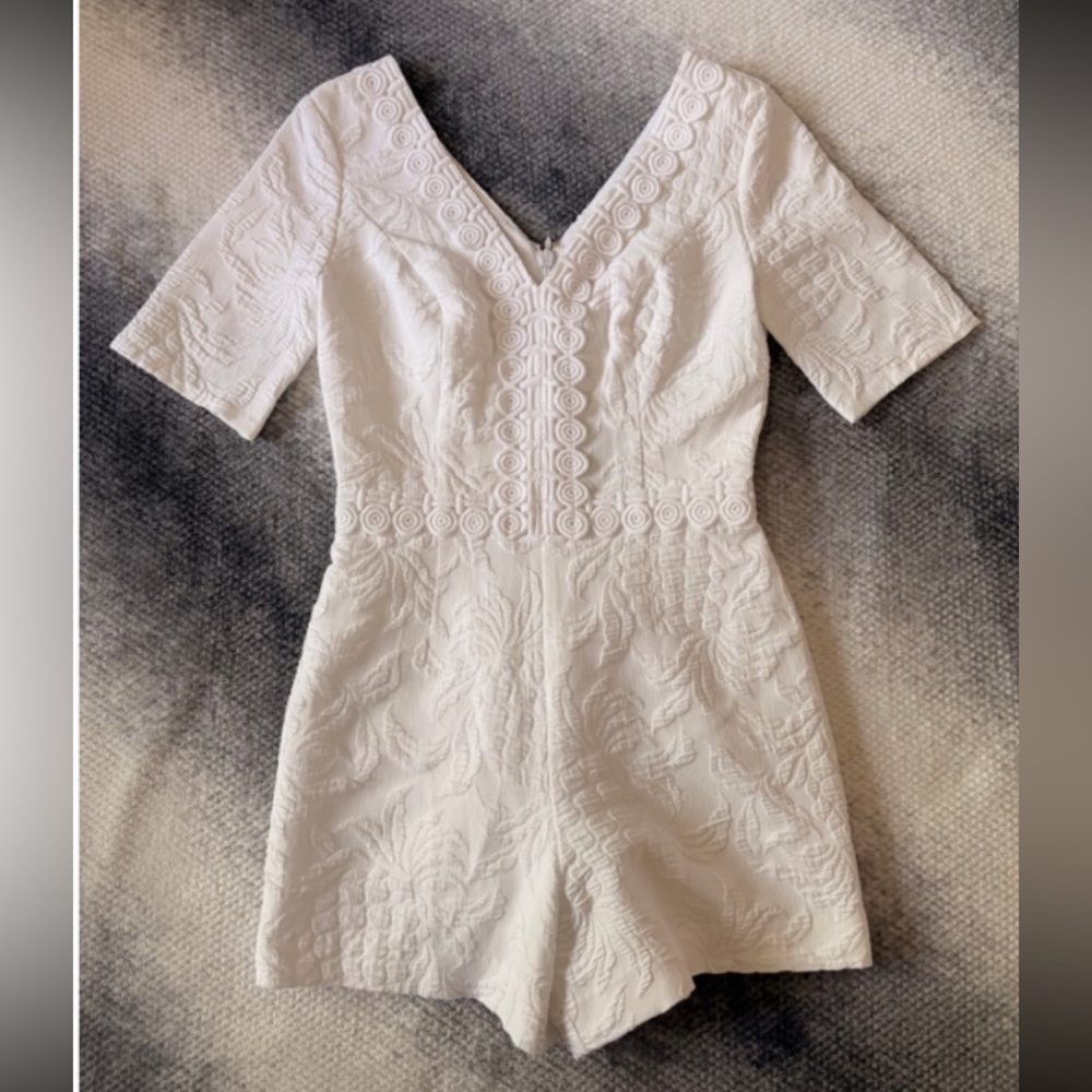 Lilly Pulitzer White Zina Stretch Romper Size 4 ❤️
